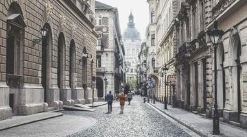 Jak poznat Maďarsko – země vína, gulyáše a termálních lázní